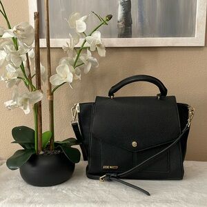 Steve Madden black handbag, shoulder bag.